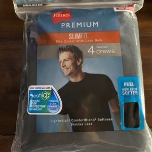BRAND NEW PACK OF 4 / SLIM FIT CREW T-SHIRTS
